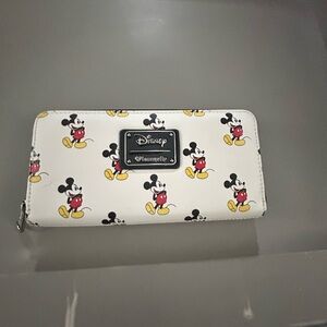 Loungefly White Mickey Mouse Wallet